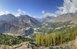 Hunza_Valley,_view_from_Eagle's_Nest